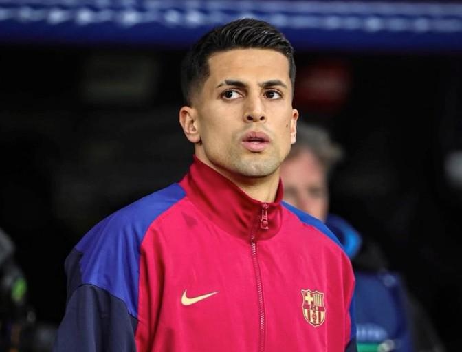 皇冠体育登录入口-记者：坎塞洛预计周六在巴塞罗那接受体检并签约